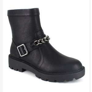 Buckle-Accent Boots! Black! NWT! Size 7